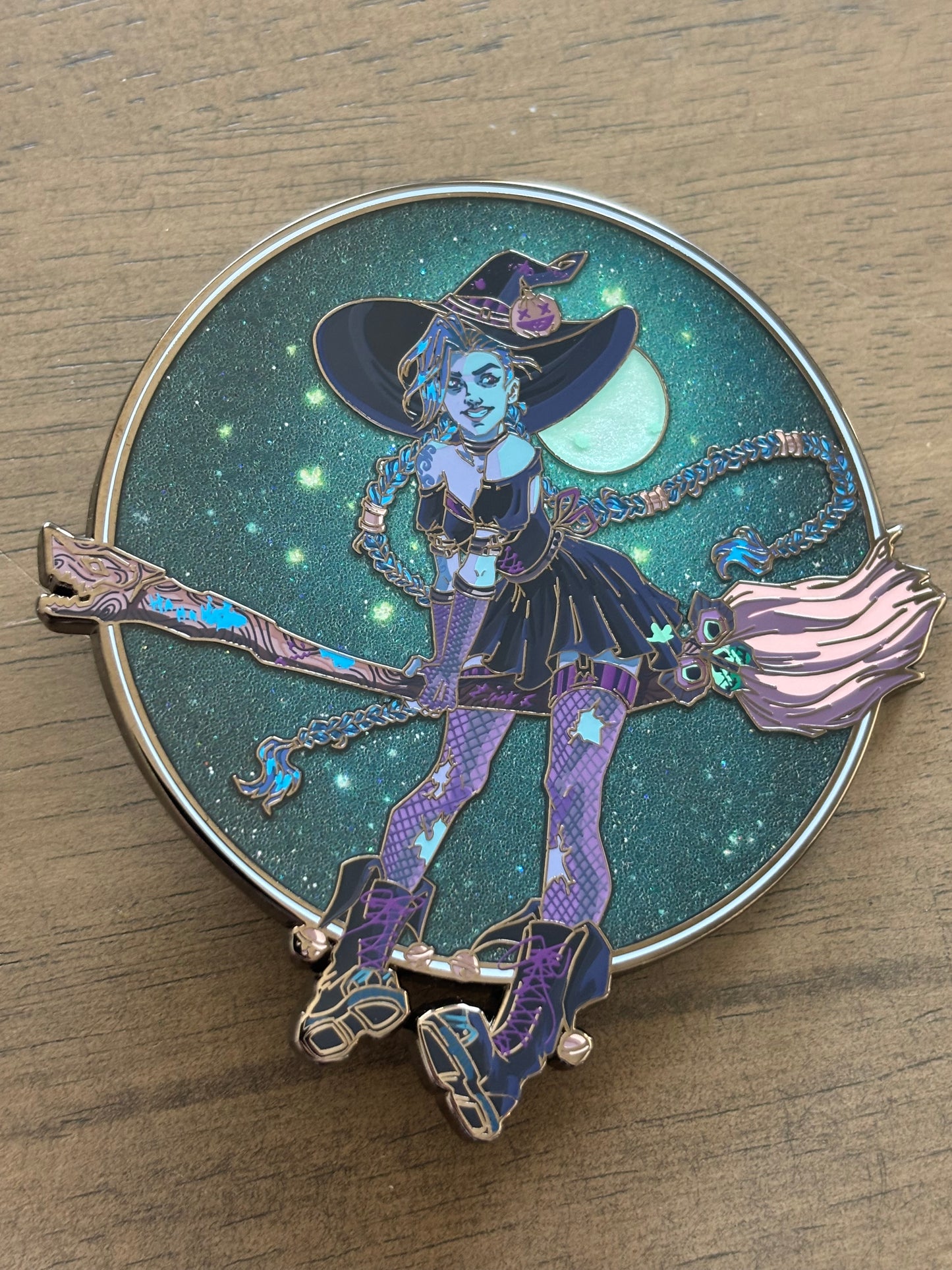 INHAND - Witch Jinx